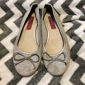 Gray flats